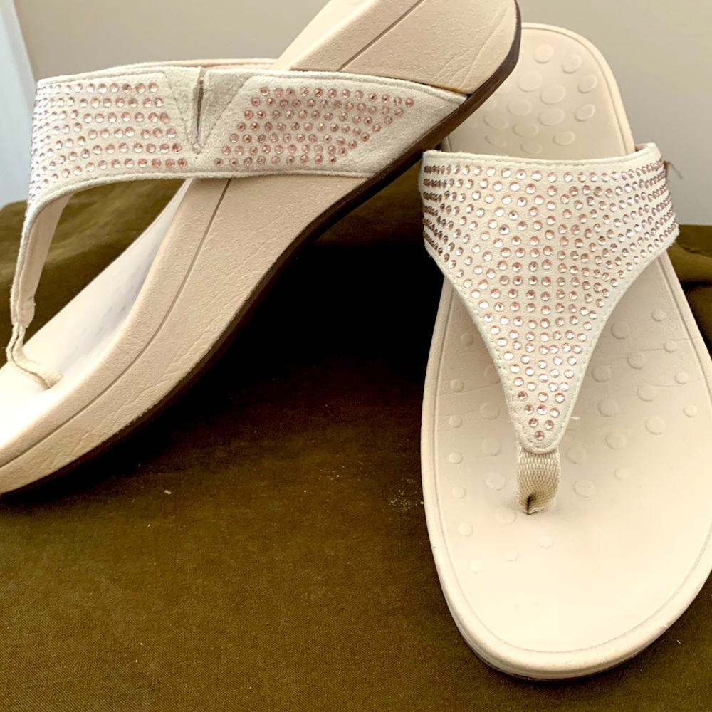 Vionic Naples platform sandals size 8